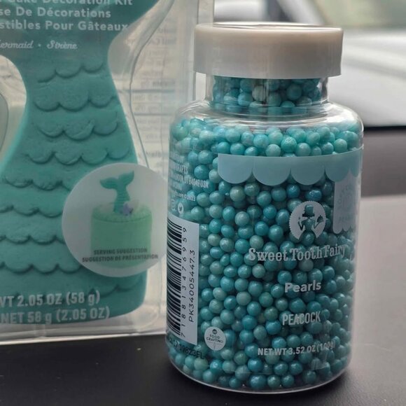 Mermaid tail cake toppers woth 2 jars of sprinkles. New in box Mermaid birthday - Picture 3 of 10